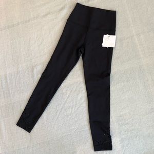 Black yoga pants